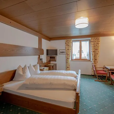 加姆伯格酒店 3*