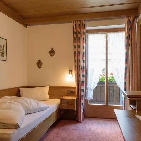 Haus Gamberg & Premium Sommerkarte Hotel Sankt Anton am Arlberg
